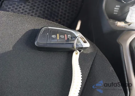 2017 Jeep Renegade Latitude 4X4 from USA, damaged, VIN ZACCJBBH2HPF92418